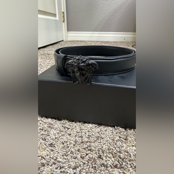 Versace Women’s Black Belt with Black Medusa Buckle Great Condition - Picture 2 of 16